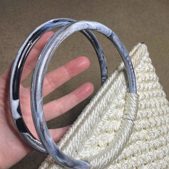 Vintage 70s Macrame Frame Handbag Tote with Lucite Handles Off White - Picture 6 of 16